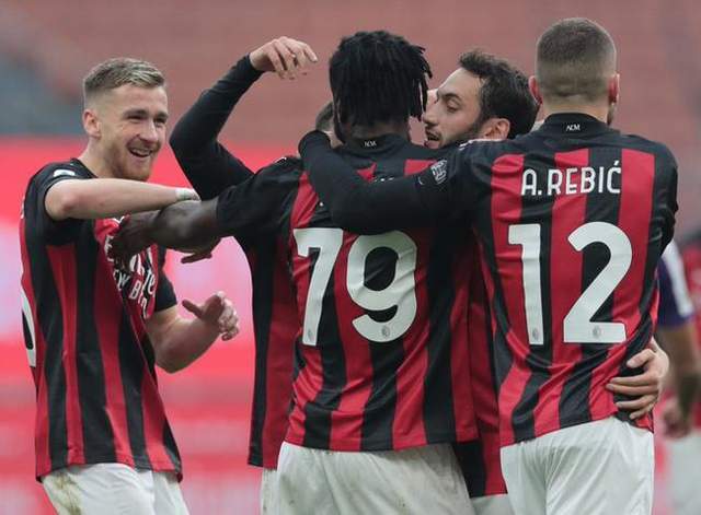  那不勒斯锋线发威，五球横扫升班马显神威